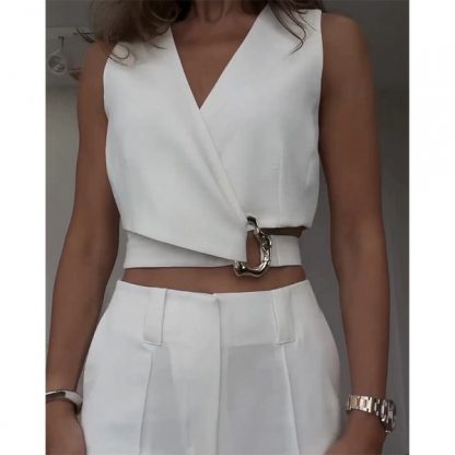 BELKOMPL-BEL-L//XL, Elegantný biely top s jedinečným dizajnom - Image 3