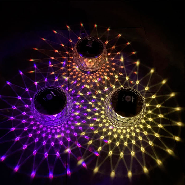 Solárna lampa je dokonalou dekoráciou pre váš záhradu, bazén, terasu alebo rybník!