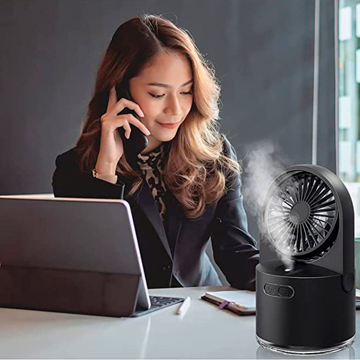 Ventilátor má 3 rôzne rýchlosti (nízka, stredná a vysoká) a 2 režimy spreja (nepretržitý a prerušovaný)!