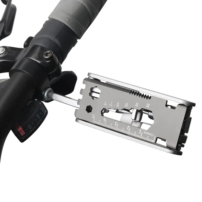 Skladací nástroj na opravu bicyklov na cesty obsahuje 17 doplnkov v 1 sade!